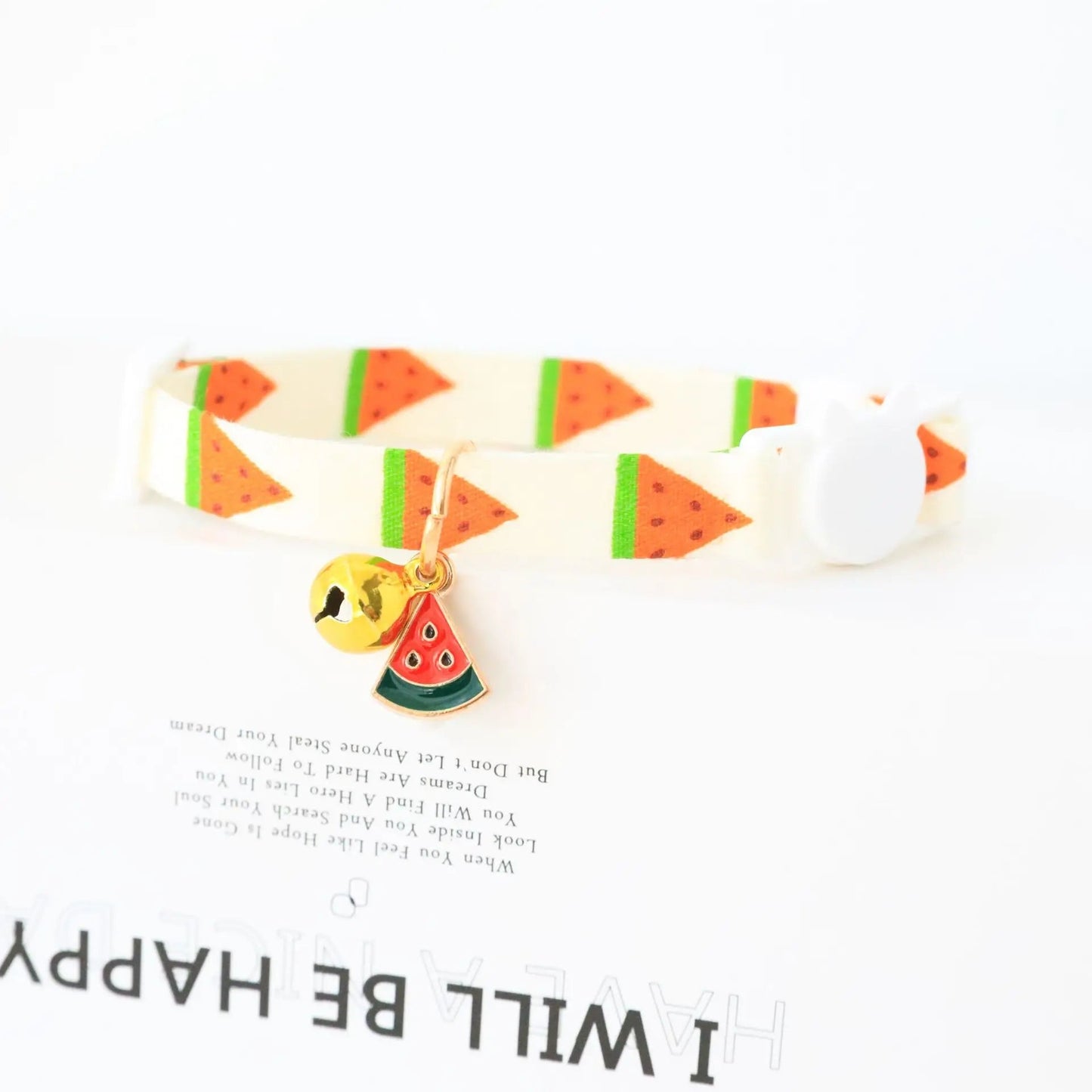 Cartoon pet collar for dogs and cats, designed for comfort and style with easy-to-adjust features. use cat collar, stylish