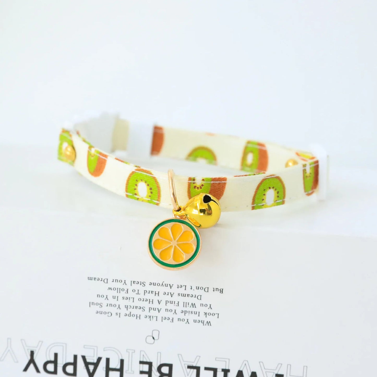Cartoon pet collar for dogs and cats, designed for comfort and style with easy-to-adjust features.cartoon pet collar, comfort