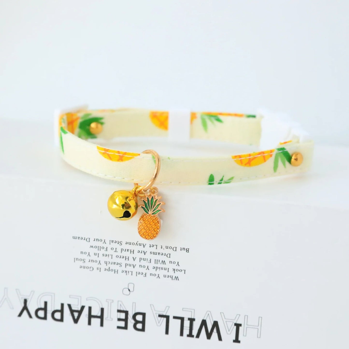 Cartoon pet collar for dogs and cats, designed for comfort and style with easy-to-adjust features.cartoon pet collar, comfort