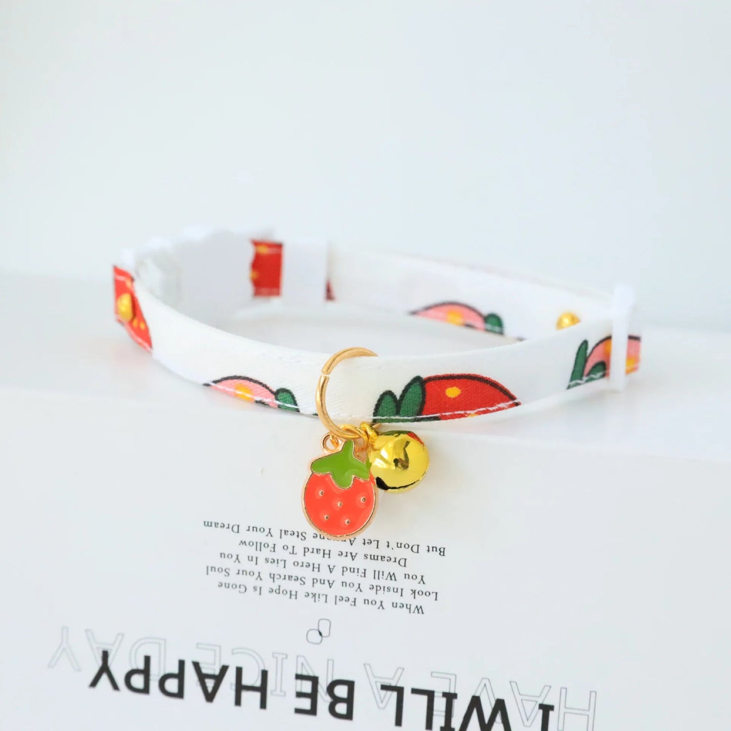 Cartoon pet collar for dogs and cats, designed for comfort and style with easy-to-adjust features.cartoon pet collar, comfort