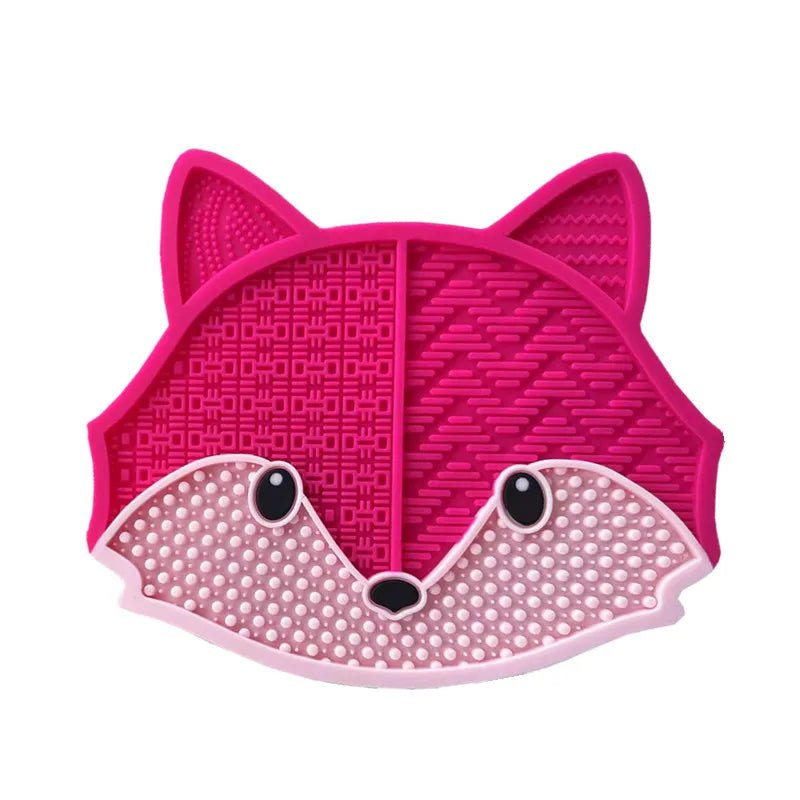 Interactive pet food suction mat designed to slow down eating and enhance digestioninteractive pet feeder, suction feeding