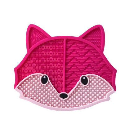 Interactive pet food suction mat designed to slow down eating and enhance digestioninteractive pet feeder, suction feeding