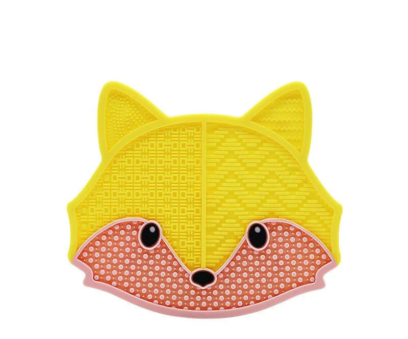 Strong suction pet food bowl designed to attach to smooth surfaces for stability.no-tip dog bowl, pet-friendly feeding