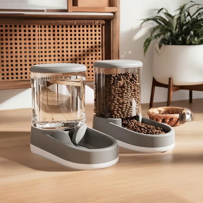 3.8 L large capacity water and food bowl for cats and dogs.