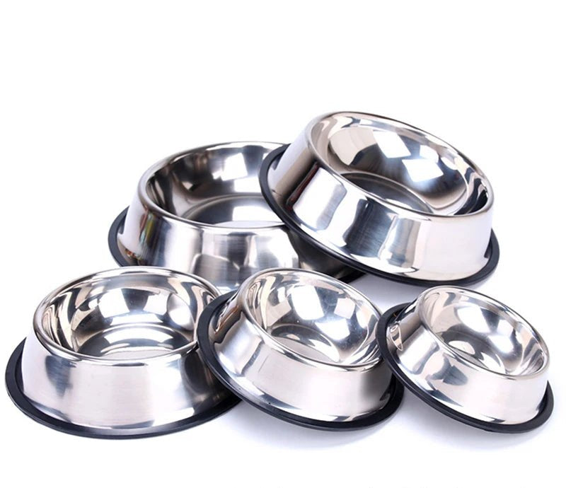 Anti-slip stainless steel pet bowl with a rubber base, preventing spills and sliding while your dog or cat enjoys their meal.